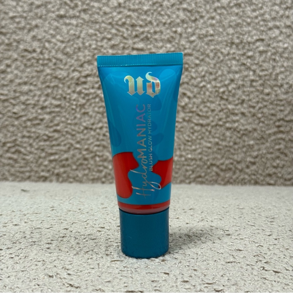 Urban Decay Hydromaniac Tinted Glow Hydrator in Red Flag